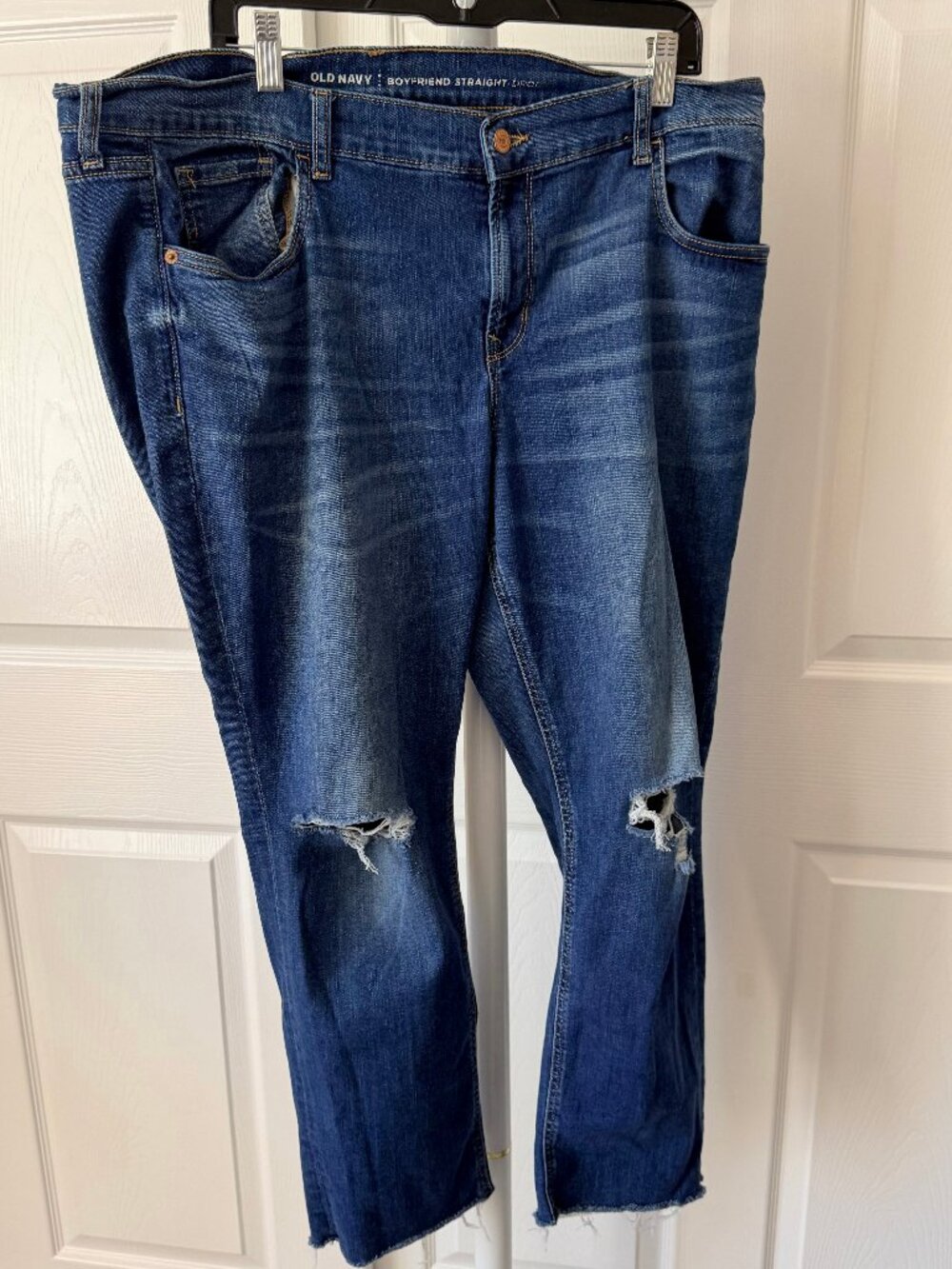 Old Navy Boyfriend Straight Dark Wash Distressed knees Jeans 16 Regular